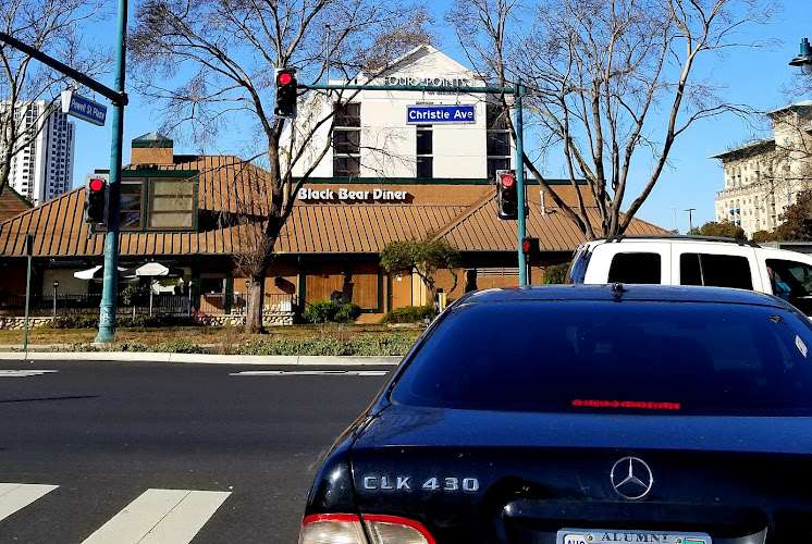 ChargePoint Charging Station EV Charging Station at 1603 Powell St