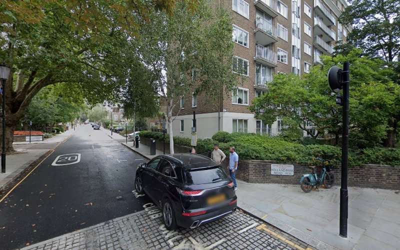 Source London Charging Station EV Charging Station at 60 Holland Park Rd