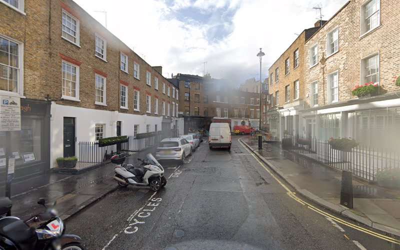 Shell Recharge Charging Station EV Charging Station at 95a York St