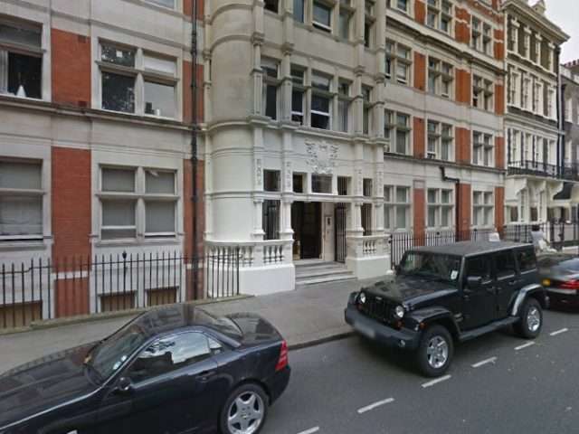 Source London Charging Station in nr United Kingdom of Great Britain and Northern Ireland