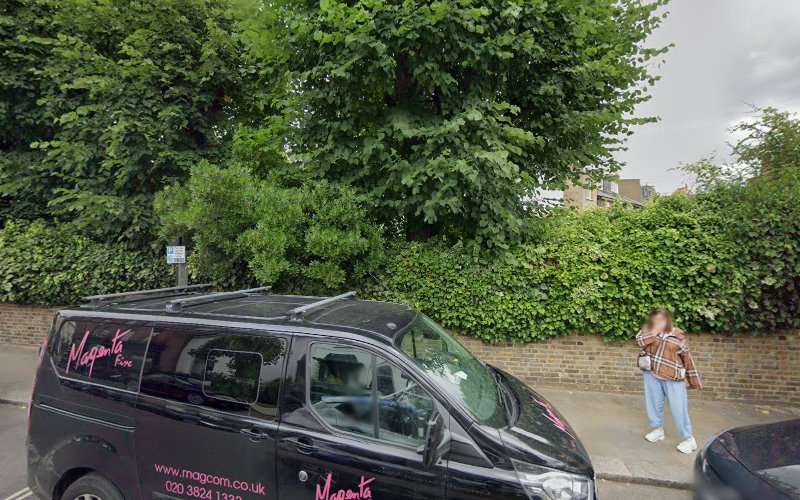 Source London Charging Station EV Charging Station at 4 Launceston Pl