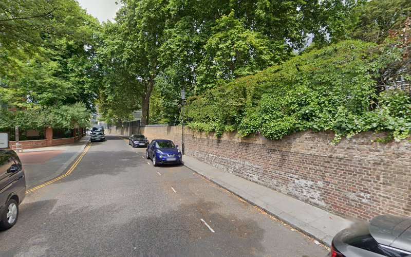 Source London Charging Station EV Charging Station at 3 Campden Hill