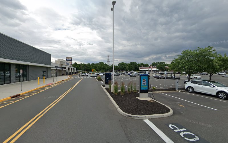 Shell Recharge Charging Station EV Charging Station at 1014 US-9