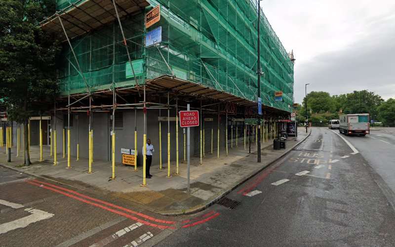 ChargePoint Charging Station EV Charging Station at 405 Kennington Rd