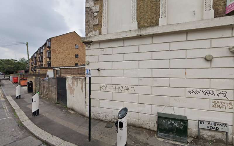 Source London Charging Station EV Charging Station at 70 St Aubyn's Rd