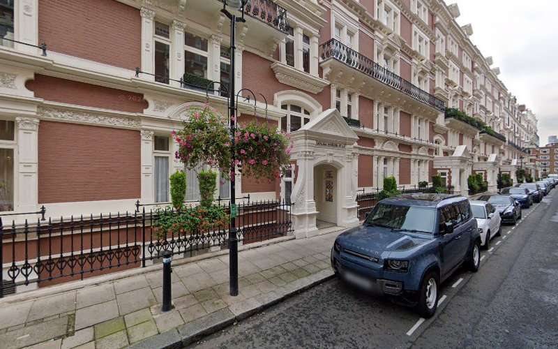 Shell Recharge Charging Station EV Charging Station at 5 Carlisle Pl