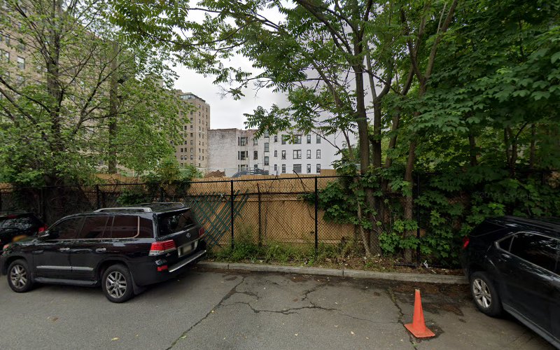 Blink Charging Station EV Charging Station at 550 Prospect Pl