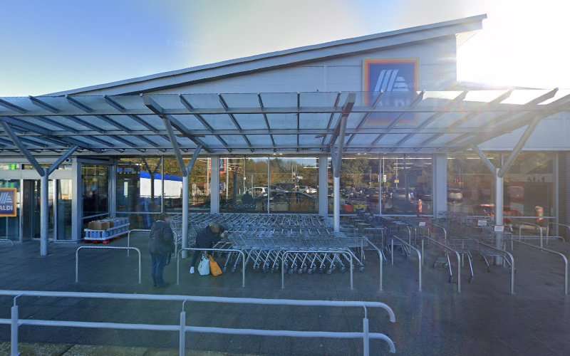 Community by Shell Recharge Charging Station EV Charging Station at 1 Exeter Rd