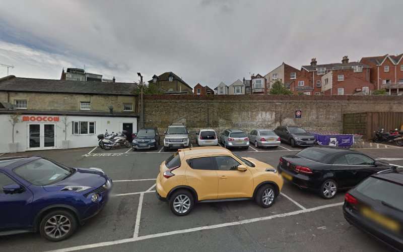 Mer Charging Station EV Charging Station at Car Park