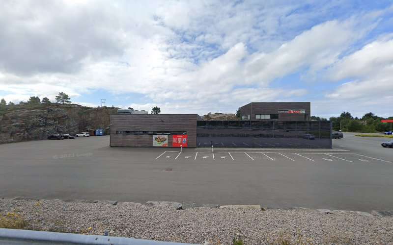 Spar Steinsland Charging Station EV Charging Station at Forlandveien