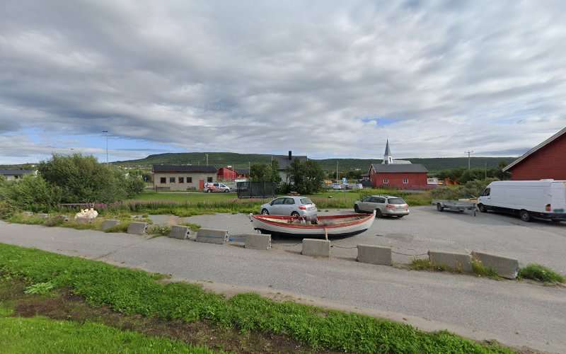 Tesla Destination Charger EV Charging Station at Veiskillet - E75