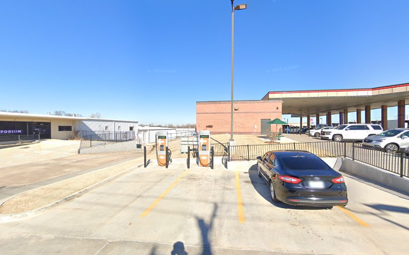 ChargePoint Charging Station EV Charging Station at 2917 S Douglas Blvd