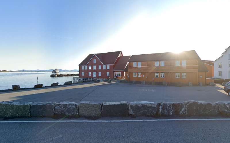 Tesla Destination Charger EV Charging Station at Fv207 207