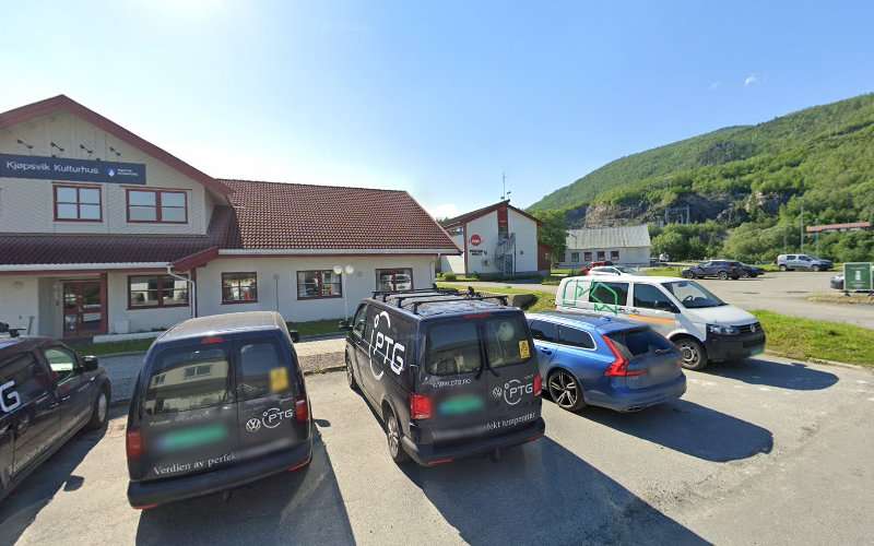 Community by Shell Recharge Charging Station EV Charging Station at F. L. Smiths vei 3