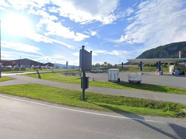 Uno-X Charging Station in Buvika Norway 7350