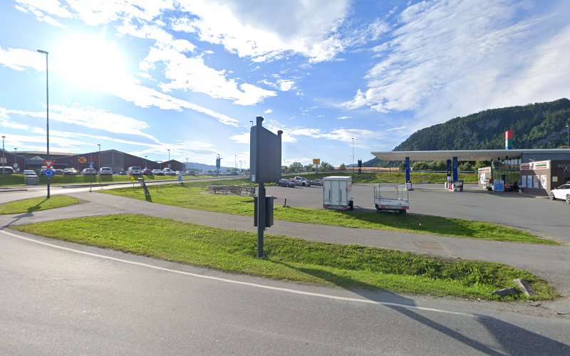 Uno-X Charging Station EV Charging Station at Snøfuglvegen 2