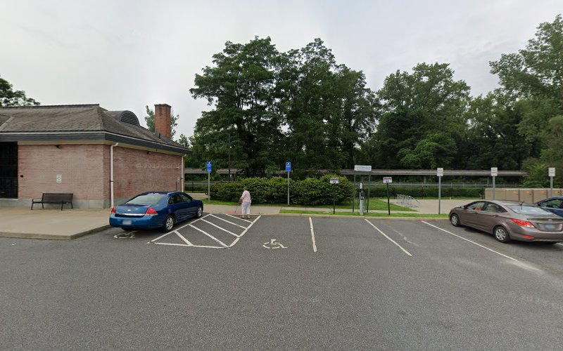 ChargePoint Charging Station EV Charging Station at 13 Durant Ave