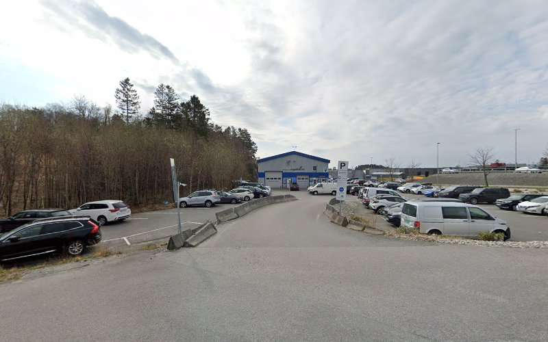 Recharge Charging Station EV Charging Station at Lønningsvegen 39