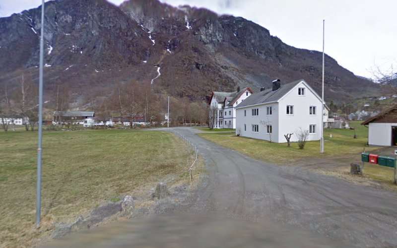 Petrines Gjestgiveri Charging Station EV Charging Station at Fv91