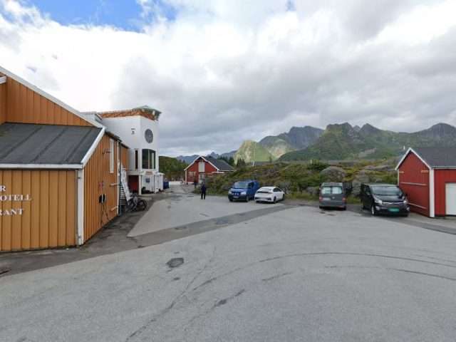 Tesla Destination Charger in Kabelvåg Norway 8310