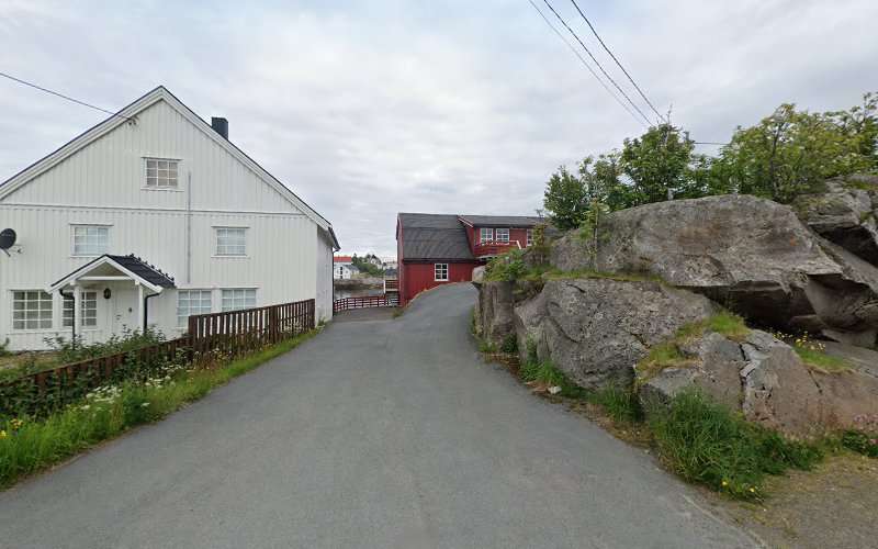 Henningsvær Rorbuer Charging Station EV Charging Station at Banhammaren 51
