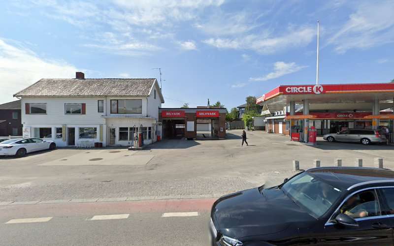 Uno-X Mobility Charging Station EV Charging Station at Boganesveien 17