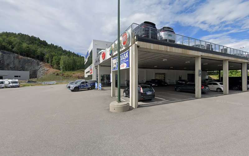 Uno-X eMobility Charging Station EV Charging Station at Kystveien 244