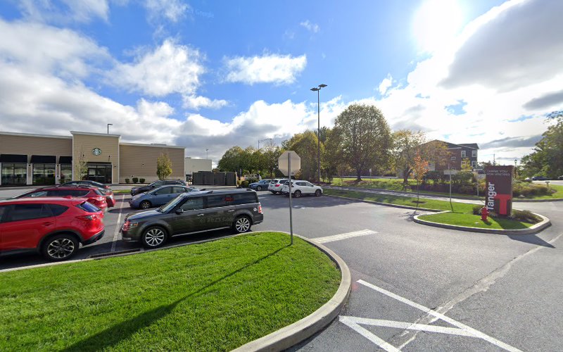 Shell Recharge Charging Station EV Charging Station at 46 Outlet Square