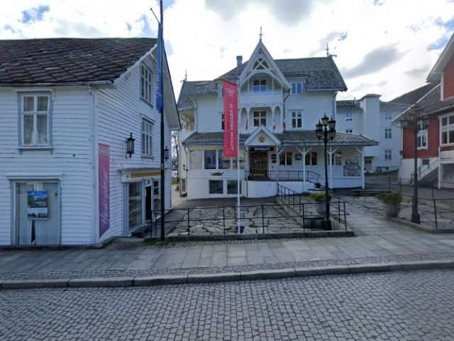 Time Park Charing station in Norheimsund Norway 5600