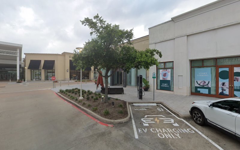 Shell Recharge Charging Station EV Charging Station at Sugar Land