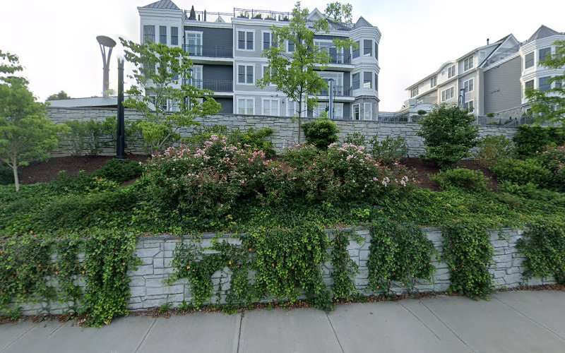 ChargePoint Charging Station EV Charging Station at 160 Park St