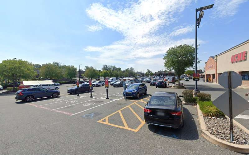 Shell Recharge Charging Station EV Charging Station at 527 E Baltimore Ave