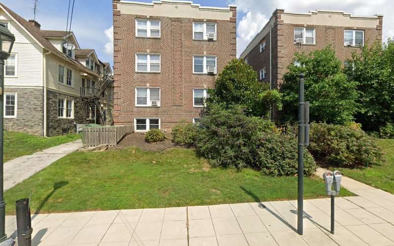 ChargePoint Charging Station EV Charging Station at 117 N Essex Ave