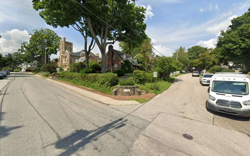 FLO Charging Station EV Charging Station at 300 N Essex Ave