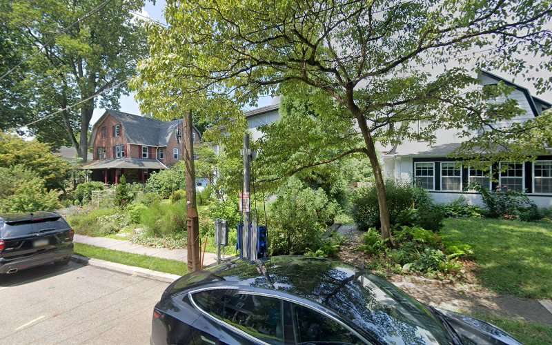 FLO Charging Station EV Charging Station at 125 Merion Ave