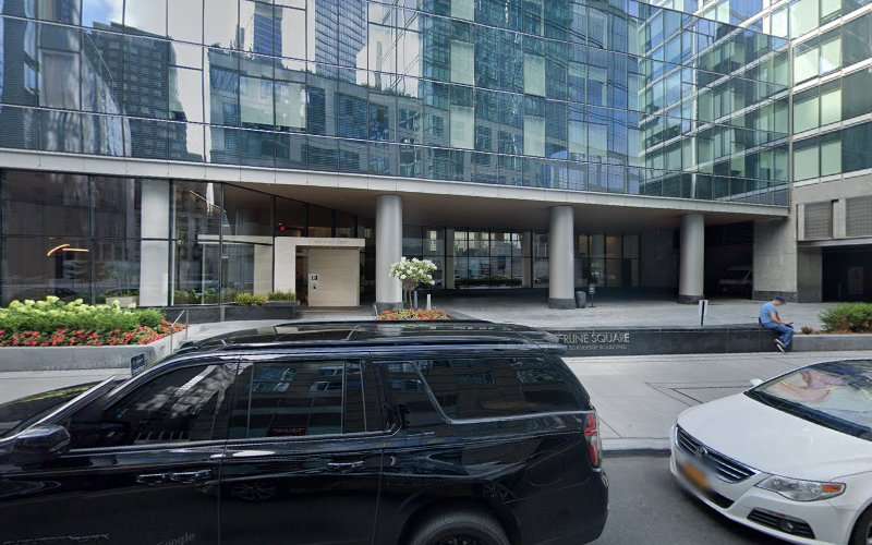 ChargePoint Charging Station EV Charging Station at 400 W 61st St