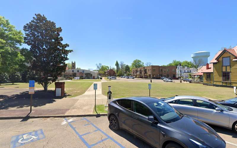 ChargePoint Charging Station EV Charging Station at 322 Main St