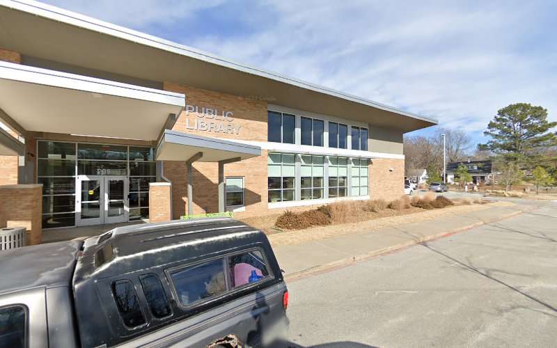 ChargePoint Charging Station EV Charging Station at 205 E Jefferson St
