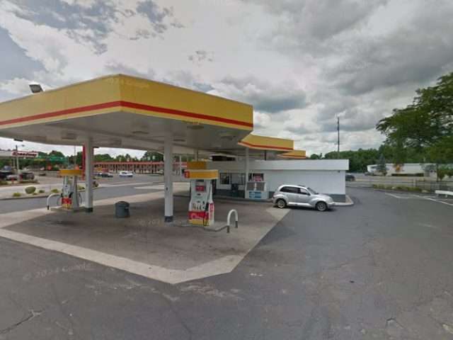 Shell Recharge Charging Station in Elyria Ohio