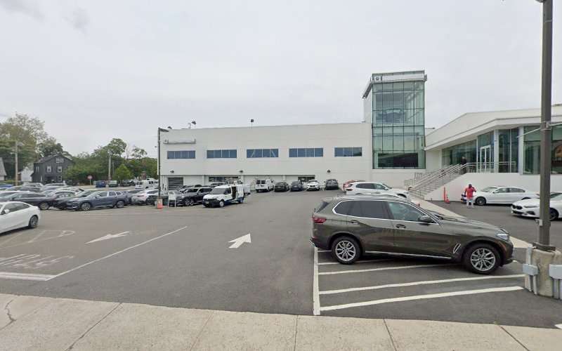 ChargePoint Charging Station EV Charging Station at 425 Bloomfield Ave