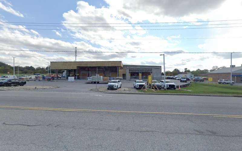 Blink Charging Station EV Charging Station at 2024 Lincoln Way E