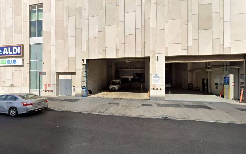 ChargePoint Charging Station EV Charging Station at 92-23 168th St