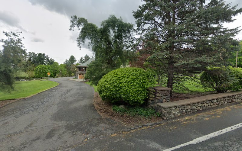 ChargePoint Charging Station EV Charging Station at 1 Montebello Rd