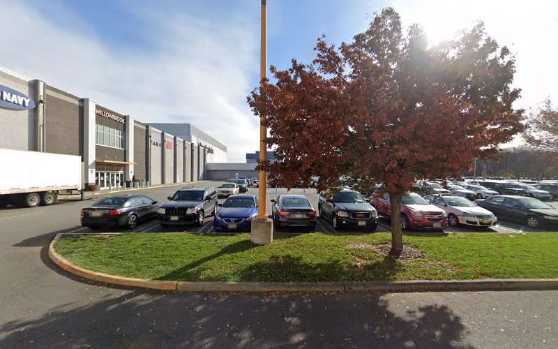 Shell Recharge Charging Station EV Charging Station at Wayne