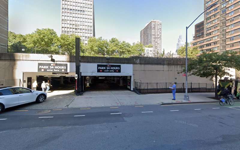 ViaLynk Charging Station EV Charging Station at 575 1st Ave.