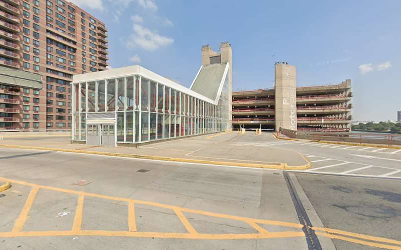ChargePoint Charging Station EV Charging Station at 680 Main St
