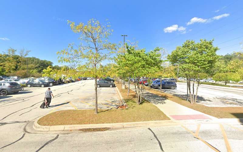 ChargePoint Charging Station EV Charging Station at 3010 Grand Ave