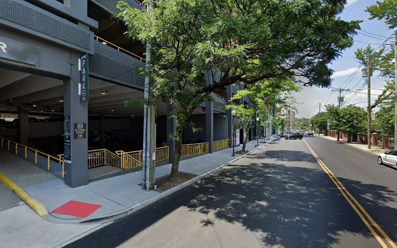 ChargePoint Charging Station EV Charging Station at 42 Broad St W