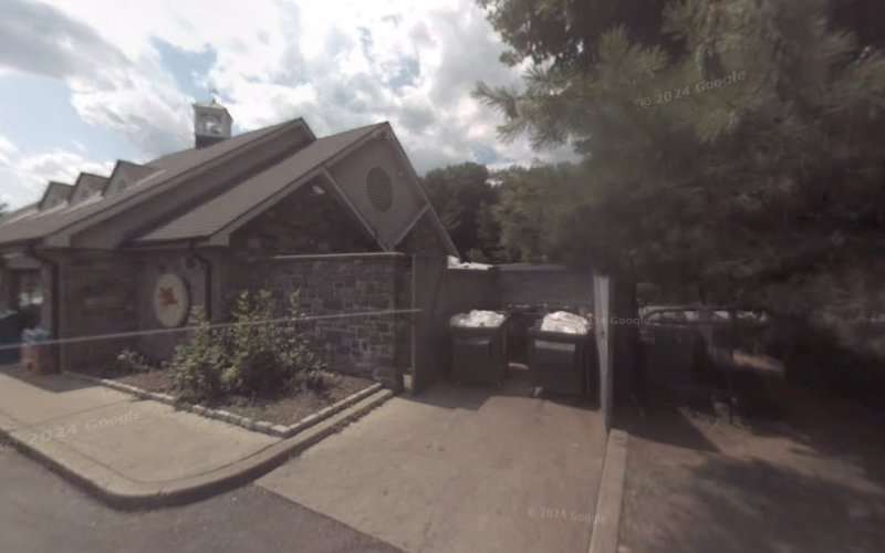 Noodoe Charging Station EV Charging Station at Hutchinson Riv Pkwy