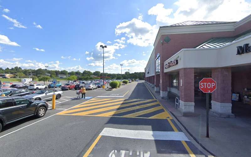 Shell Recharge Charging Station EV Charging Station at 301 Town Center Blvd